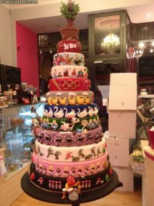 Amazing_Huge_Cake